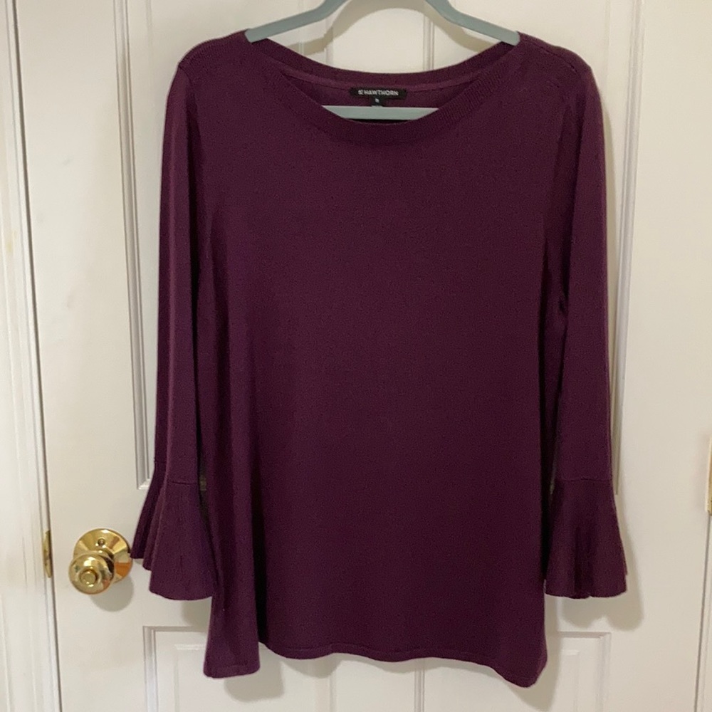 XL 41 Hawthorne bell sleeve sweater, perfect for the holidays. Rich wine color